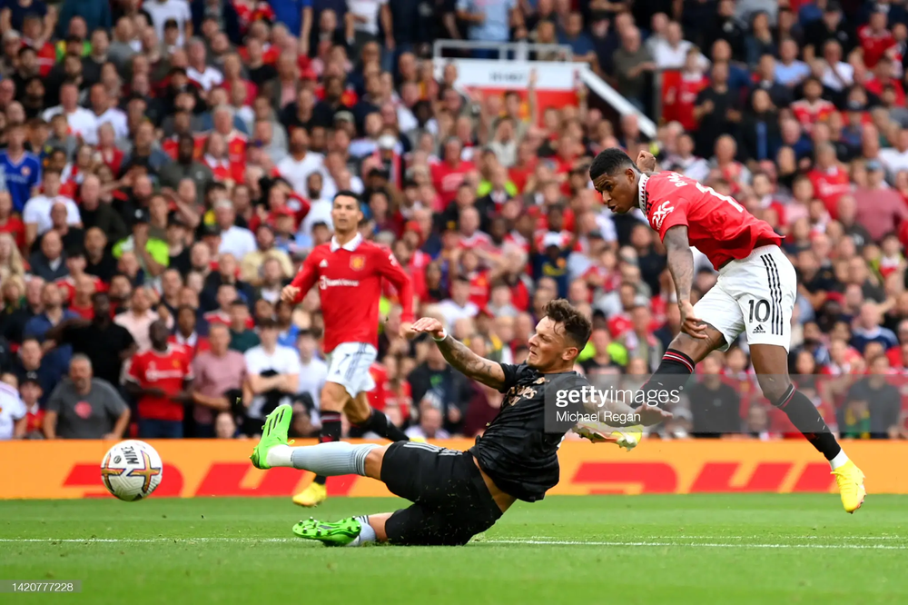 Ronaldo bật dậy chúc mừng bom tấn Antony, Quỷ đỏ vùi dập Arsenal - Ảnh 3.