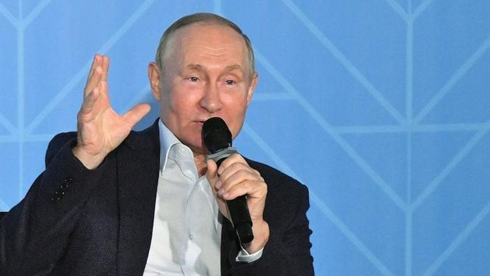 Tổng thống Putin nói Nga mới thực sự là đất nước Mặt trời mọc - Ảnh 1.