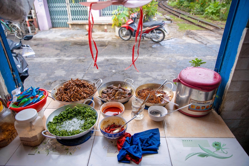 Xôi cá – món ăn cực lạ nhưng lại vô cùng quen thuộc vào mỗi sáng của người dân tại xứ biển Nha Trang
