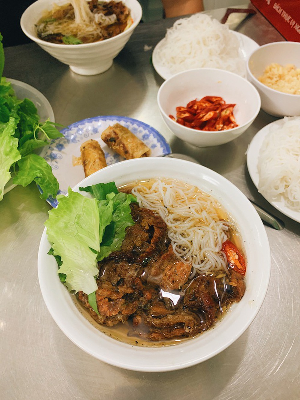 Hàng “bún chả Obama” lừng danh tại Hà Nội sau 6 năm giờ thế nào?