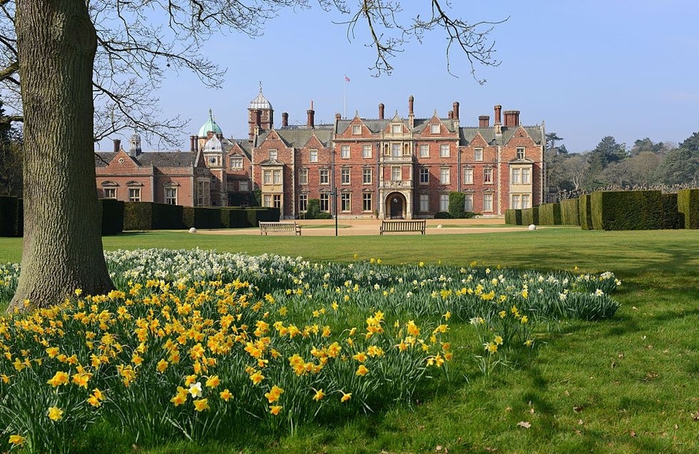 Những ngôi nhà gắn với cuộc đời Nữ hoàng Elizabeth II: Nơi sinh ra không phải là cung điện - Ảnh 10.