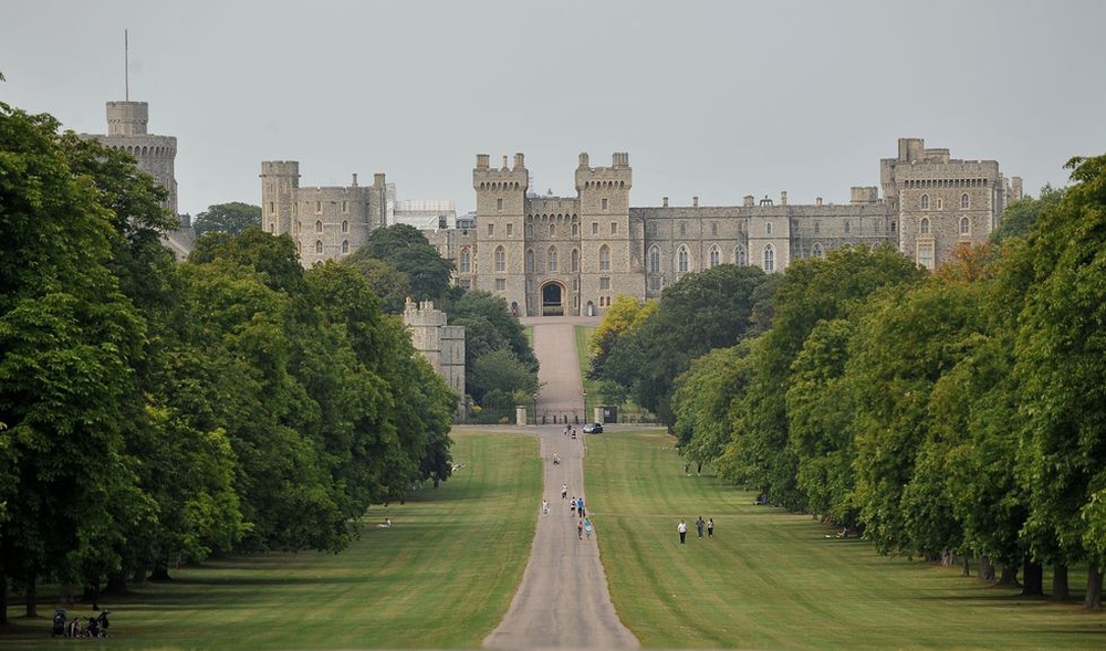 Những ngôi nhà gắn với cuộc đời Nữ hoàng Elizabeth II: Nơi sinh ra không phải là cung điện - Ảnh 8.