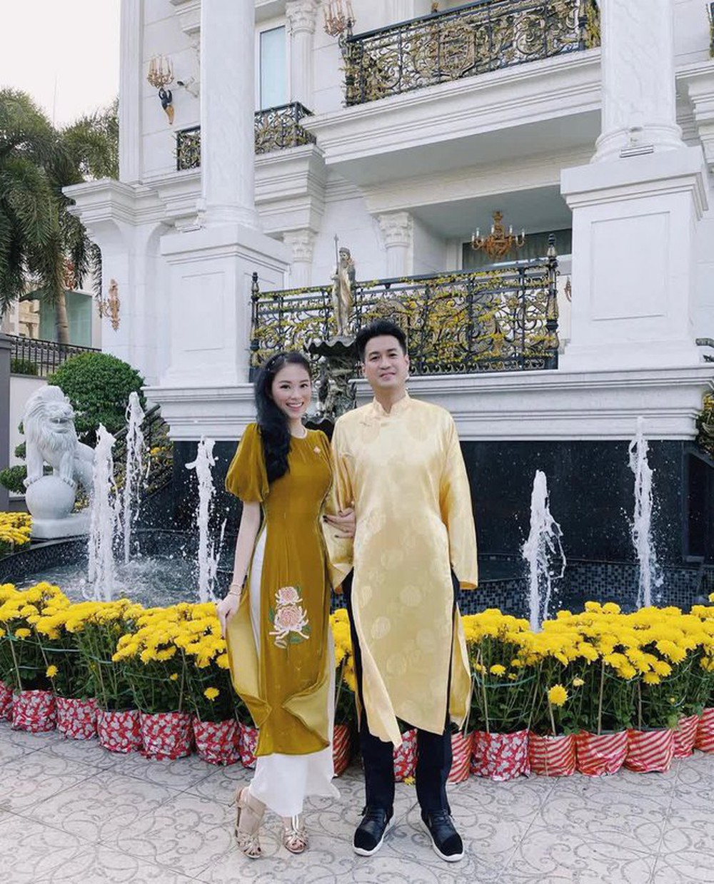 Phillip Nguyễn vừa tiết lộ thời điểm đám cưới hào môn diễn ra, âu yếm gọi Linh Rin là vợ