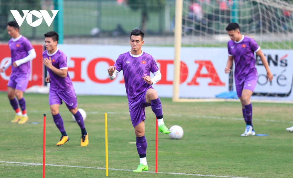 Quang Hải và Quế Ngọc Hải khiến cổ động viên Việt Nam lo lắng - Ảnh 1.