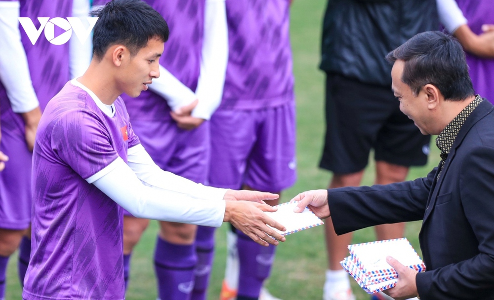 Quang Hải và Quế Ngọc Hải khiến cổ động viên Việt Nam lo lắng - Ảnh 11.