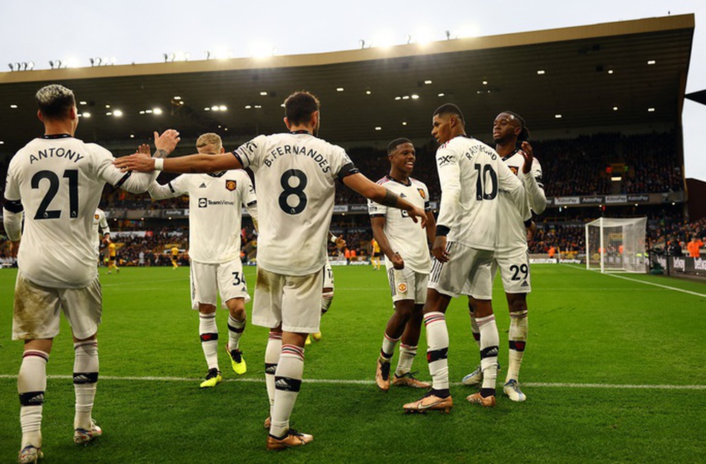 HLV Erik ten Hag phản ứng ra sao khi được hỏi về Ronaldo? - Ảnh 1.