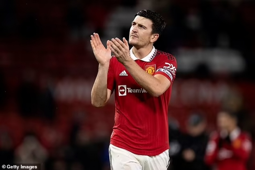 Huyền thoại MU công khai nghi vấn “xích mích” giữa Erik ten Hag và Harry Maguire - Ảnh 1.