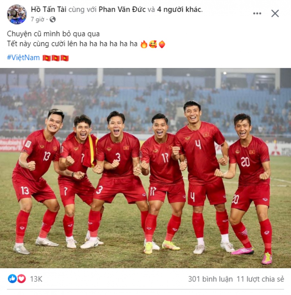 Văn Hậu và dàn sao ĐT Việt Nam “mở tiệc ăn mừng” trên Facebook - Ảnh 3.