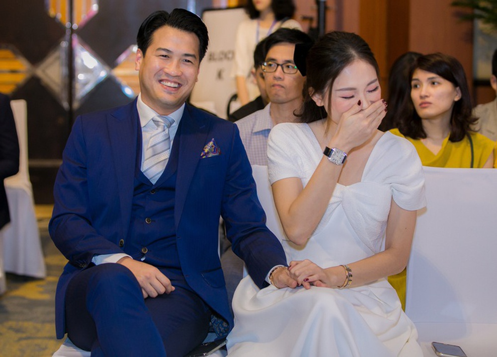 Chuyện tình 4 năm từ yêu đến cưới của Linh Rin và doanh nhân Phillip Nguyễn - Ảnh 1.