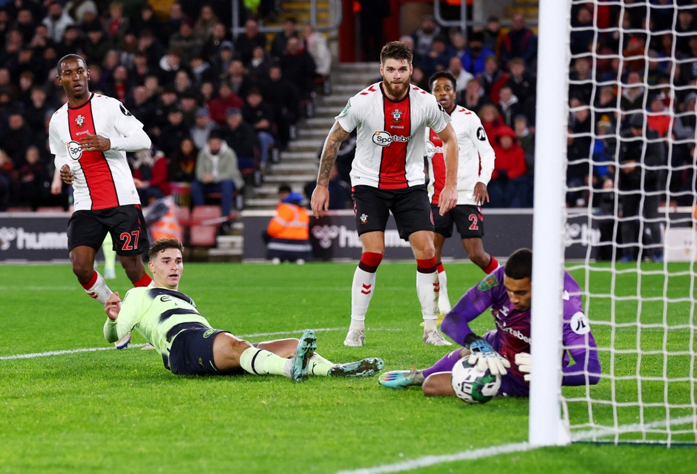 Thua sốc Southampton, Man City bị loại ở tứ kết League Cup - Ảnh 9.