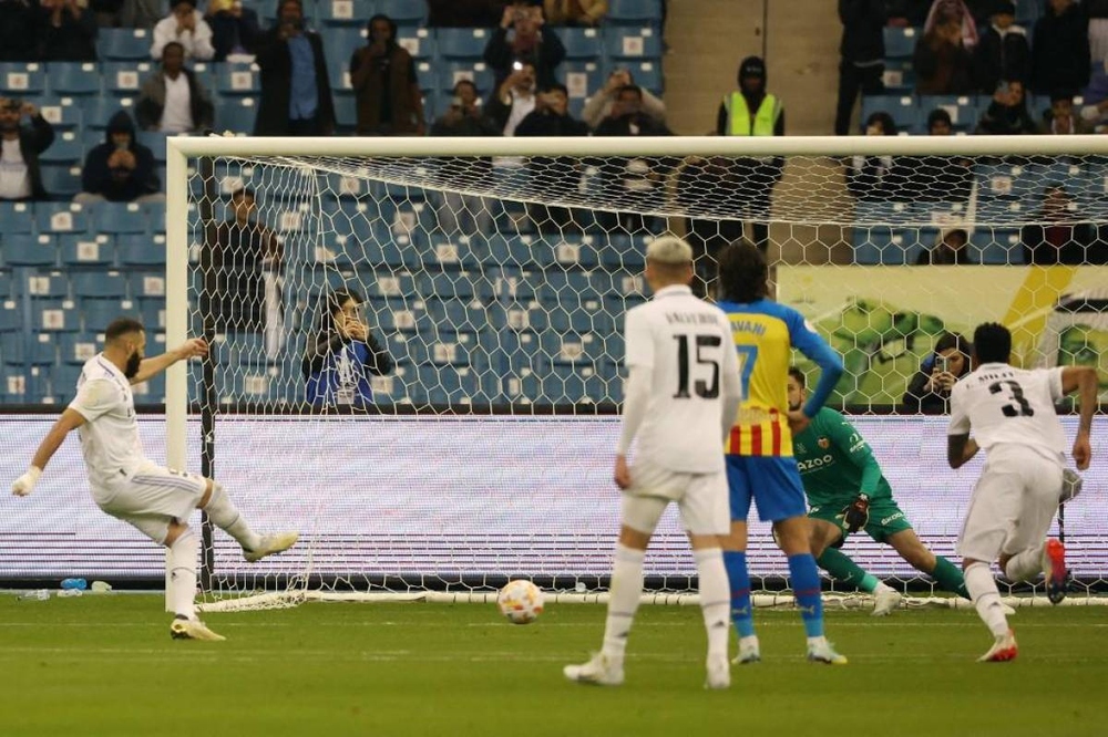 Thắng Valencia sau loạt sút luân lưu, Real Madrid vào chung kết Siêu cúp Tây Ban Nha - Ảnh 2.