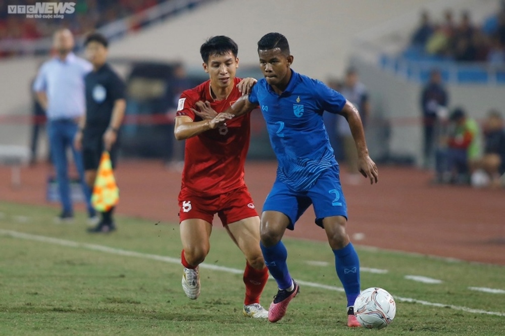 Trực tiếp bóng đá Việt Nam 1-0 Thái Lan: Tiến Linh ghi bàn - Ảnh 1.