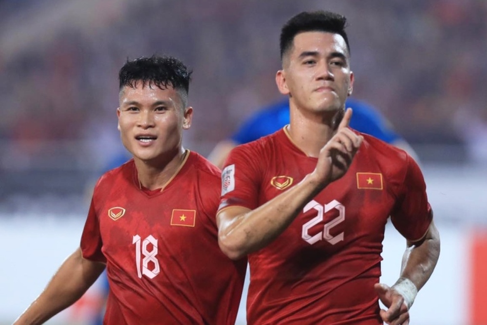 Trực tiếp bóng đá Việt Nam 1-0 Thái Lan: Theerathon sút phạt dội xà ngang - Ảnh 1.