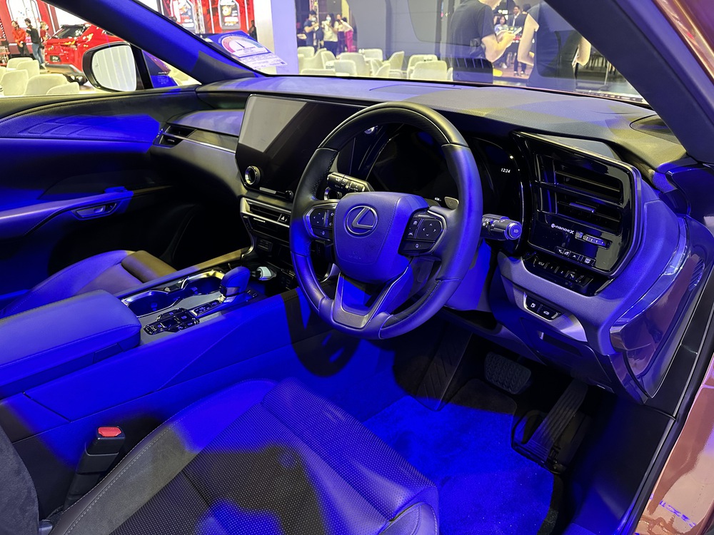 Xem trước Lexus RX 2023 tại Singapore: Về Việt Nam năm nay với giá dự kiến từ 3,4 tỷ đồng - Ảnh 9.