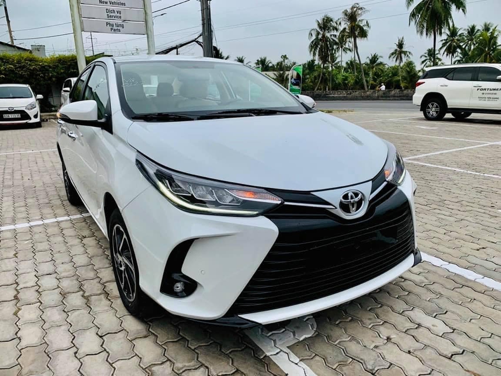 Rộ hình ảnh Toyota Vios 2023 ở Việt Nam: Thiết kế độc lạ, đuôi xe tiết lộ điều bất ngờ - Ảnh 4.