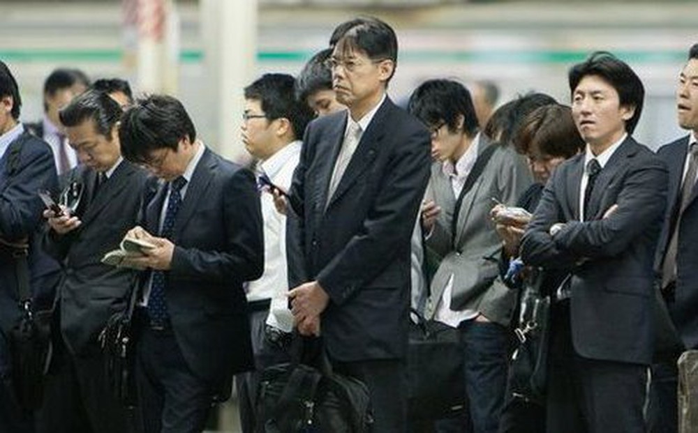 Người Nhật sợ ngày cuối năm, lãnh đạo bất lực phải viết tâm thư mời nhân viên đi 'quẩy'