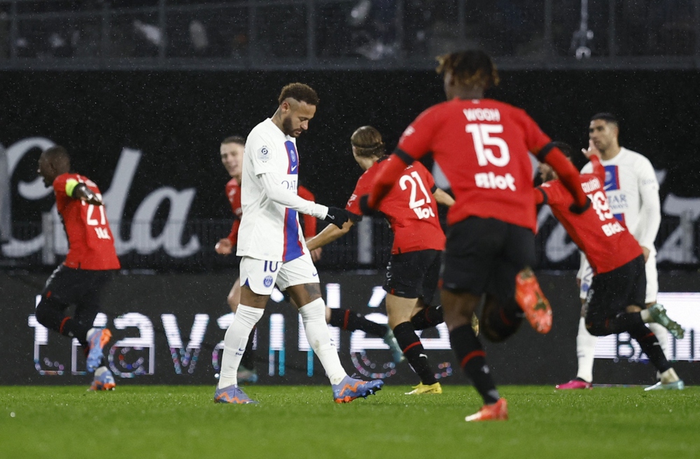 Messi - Neymar - Mbappe im hơi lặng tiếng, PSG gục ngã trước Rennes - Ảnh 7.