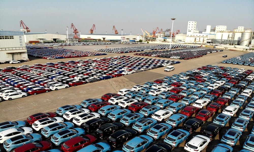 Trung Quốc vượt Đức trở thành nhà xuất khẩu ô tô lớn thứ hai thế giới - Ảnh 1.