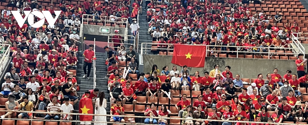 TRỰC TIẾP Thái Lan 0 - 0 ĐT Việt Nam: Quang Hải dự bị, Tuấn Anh đá chính - Ảnh 1.