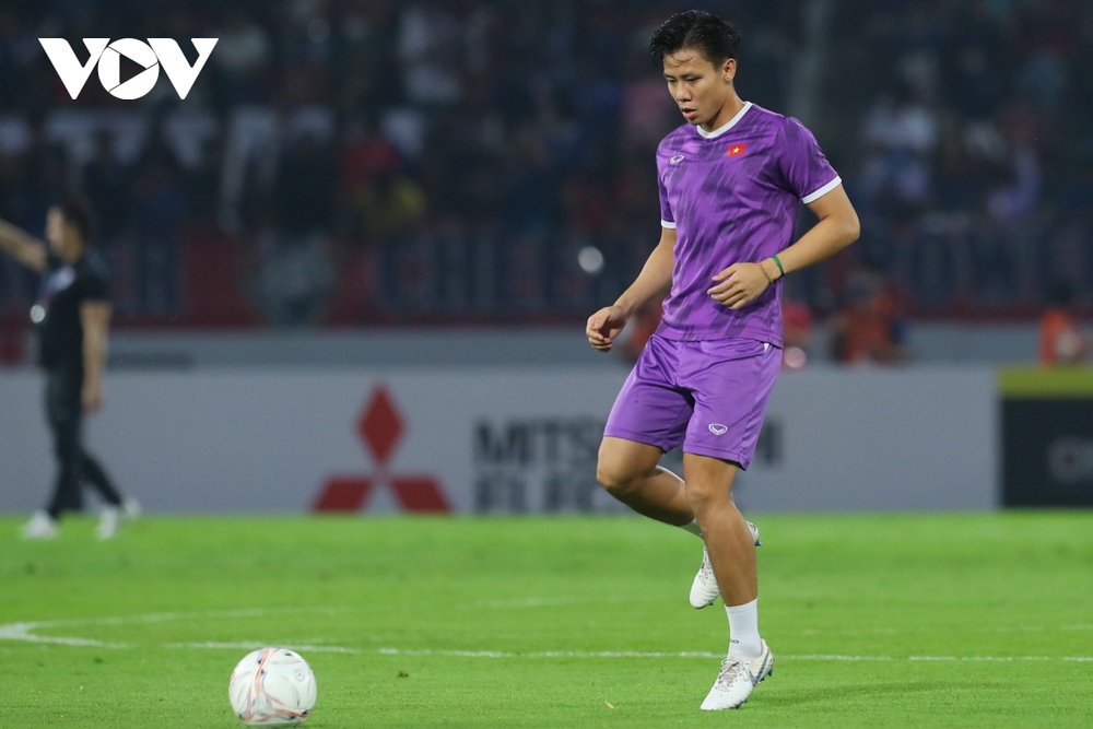 TRỰC TIẾP Thái Lan 0 - 0 ĐT Việt Nam: Quang Hải dự bị, Tuấn Anh đá chính - Ảnh 2.