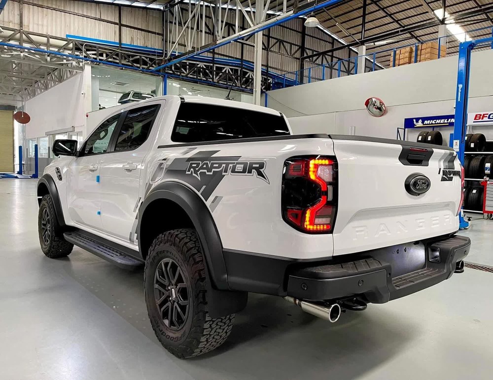 Đại lý nhận đặt Ford Ranger Raptor 2023: Ra mắt sau Tết, động cơ chỉ như Wildtrak - Ảnh 3.