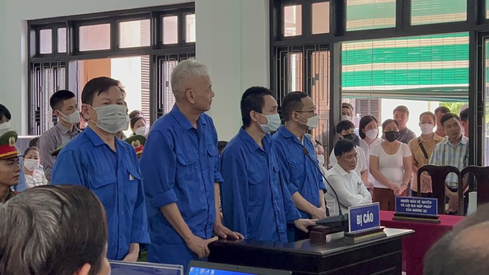 Nguyên bộ sậu sân bay Phú Bài lãnh án về tội nhận hối lộ của hãng taxi - Ảnh 3.