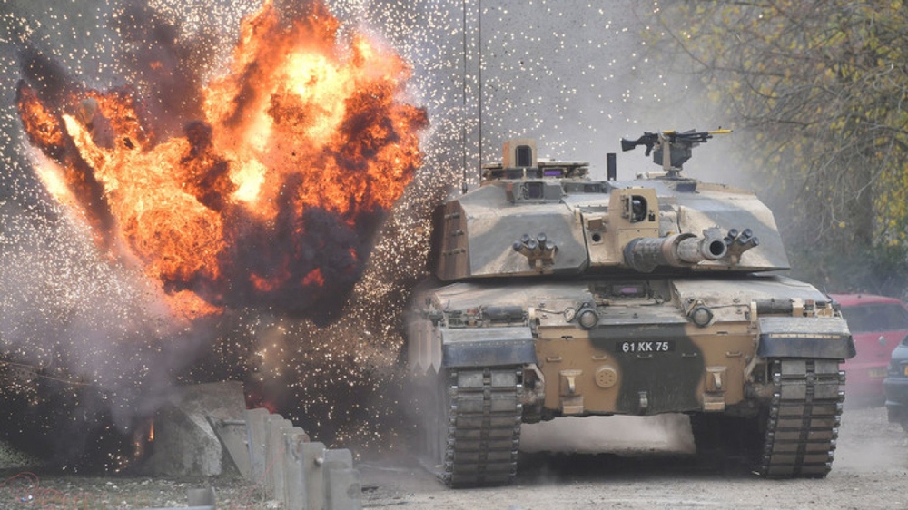 Nga cảnh báo các xe tăng NATO cung cấp cho Ukraine “sẽ bốc cháy” - Ảnh 1.