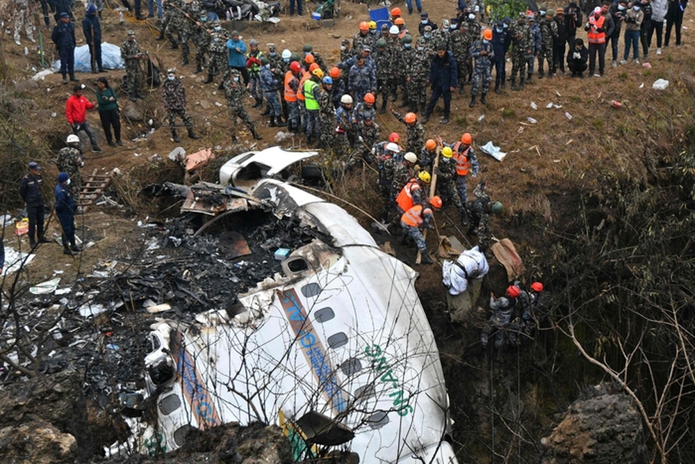 Hơn chục vụ tai nạn hàng không nghiêm trọng trong 30 năm: Tại sao bay ở Nepal lại nguy hiểm? - Ảnh 1.