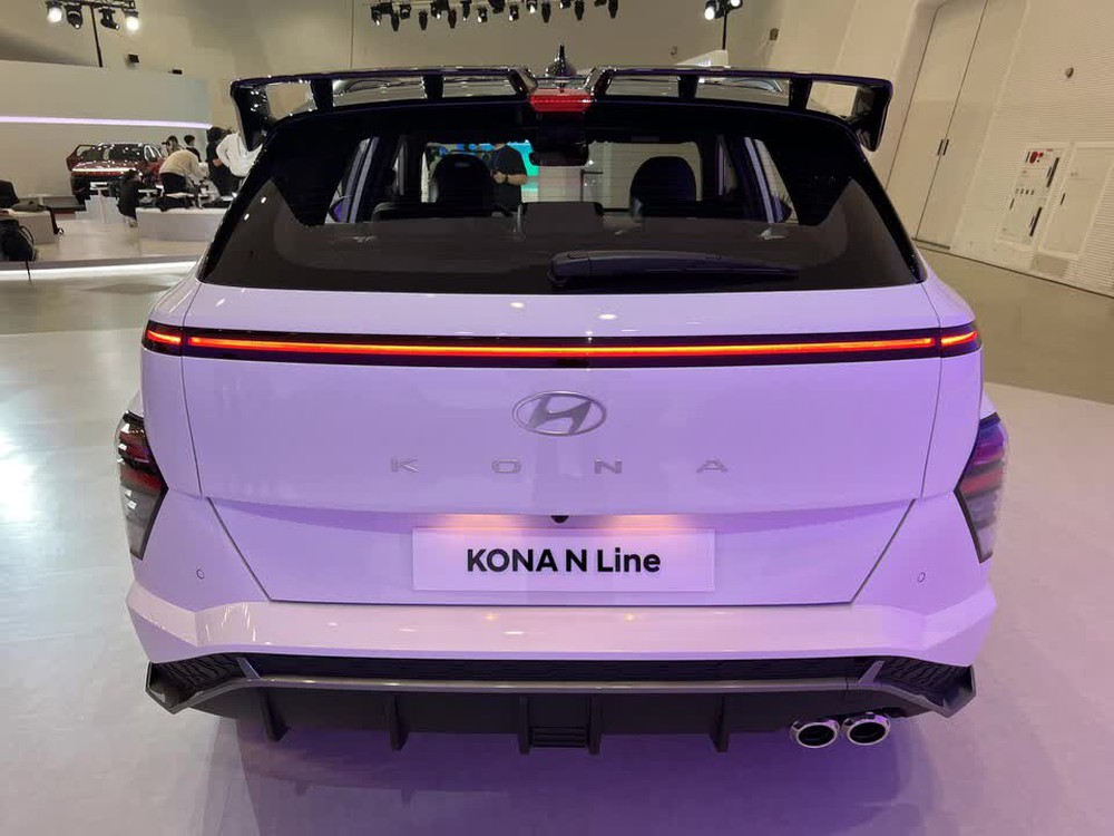 Chi tiết Hyundai Kona 2024 ngoài đời thực: Giá quy đổi từ 470 triệu đồng, khó chê thiết kế, có trang bị như xe sang - Ảnh 9.