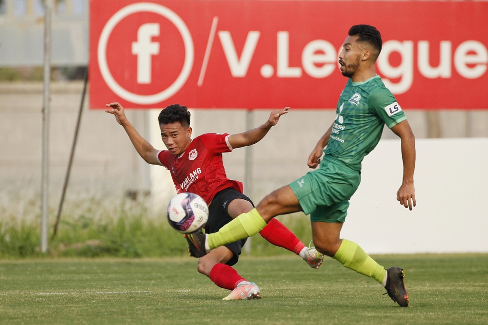 Những cầu thủ Việt kiều ra mắt sân chơi V-League mùa giải 2023 - Ảnh 2.