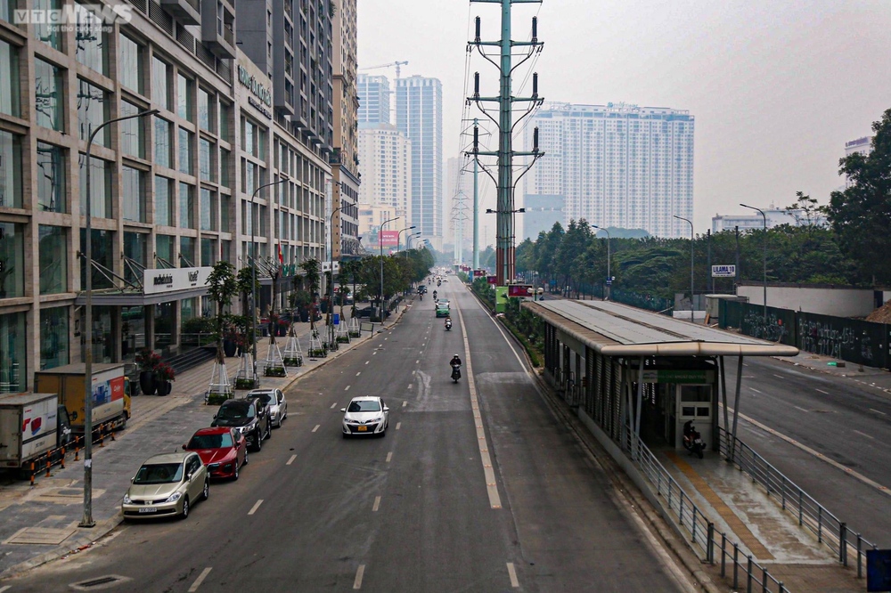 Đường phố Hà Nội thông thoáng sáng 29 Tết - Ảnh 12.