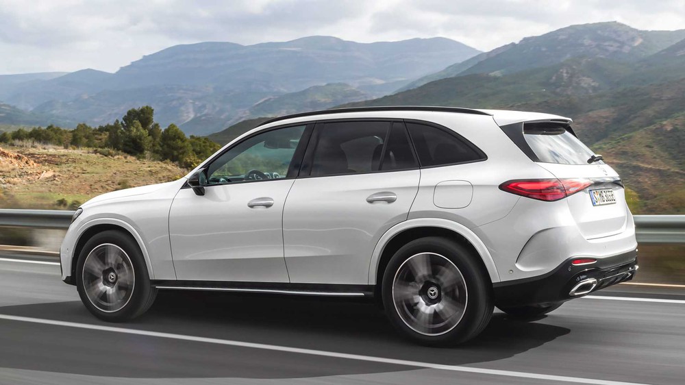 Mercedes-Benz GLC 2023 về Việt Nam sau Tết: Nhập khẩu giới hạn, thay đổi lớn đáp trả BMW X3 mới lắp ráp - Ảnh 11.