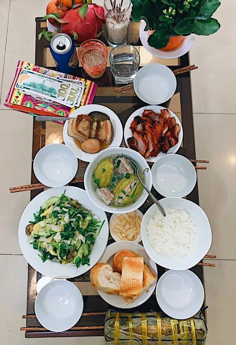 Mạng xã hội ngày 30 Tết rực rỡ với những mâm cơm tất niên khắp mọi miền, nhà nào cũng làm đủ món hoành tráng