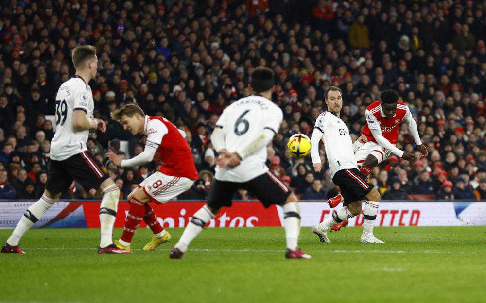 TRỰC TIẾP Arsenal 2 - 1 MU: Saka lập siêu phẩm - Ảnh 1.