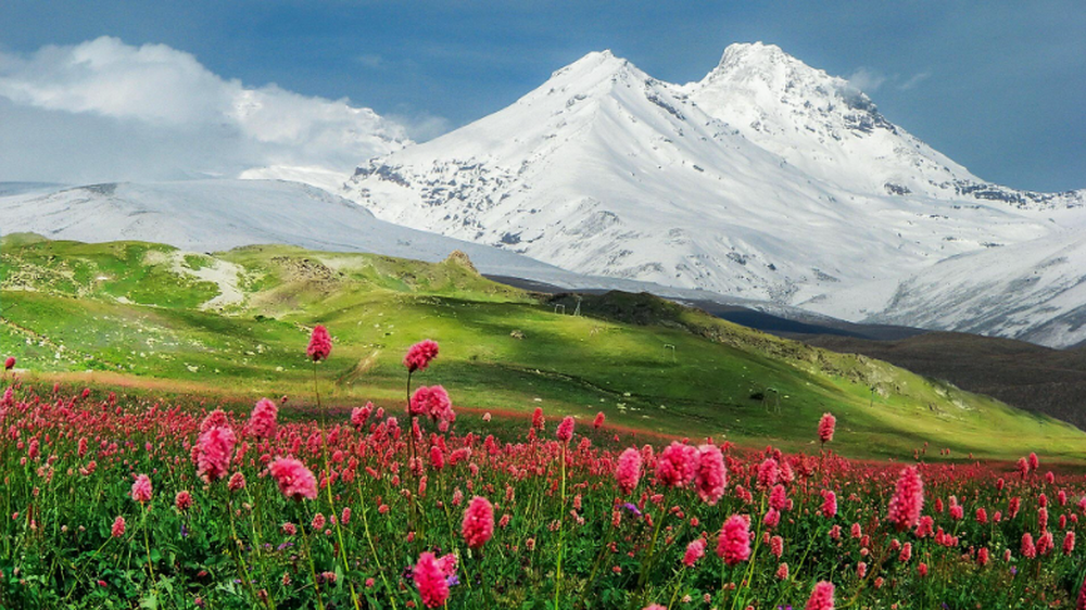 Chiêm ngưỡng 10 ngọn núi lửa đẹp nhất ở Nga - Ảnh 10.