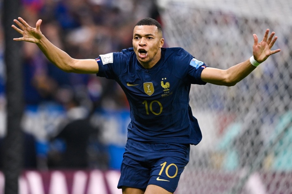 Top 10 cầu thủ đắt giá nhất thế giới 2023: Mbappe so kè Haaland - Ảnh 10.