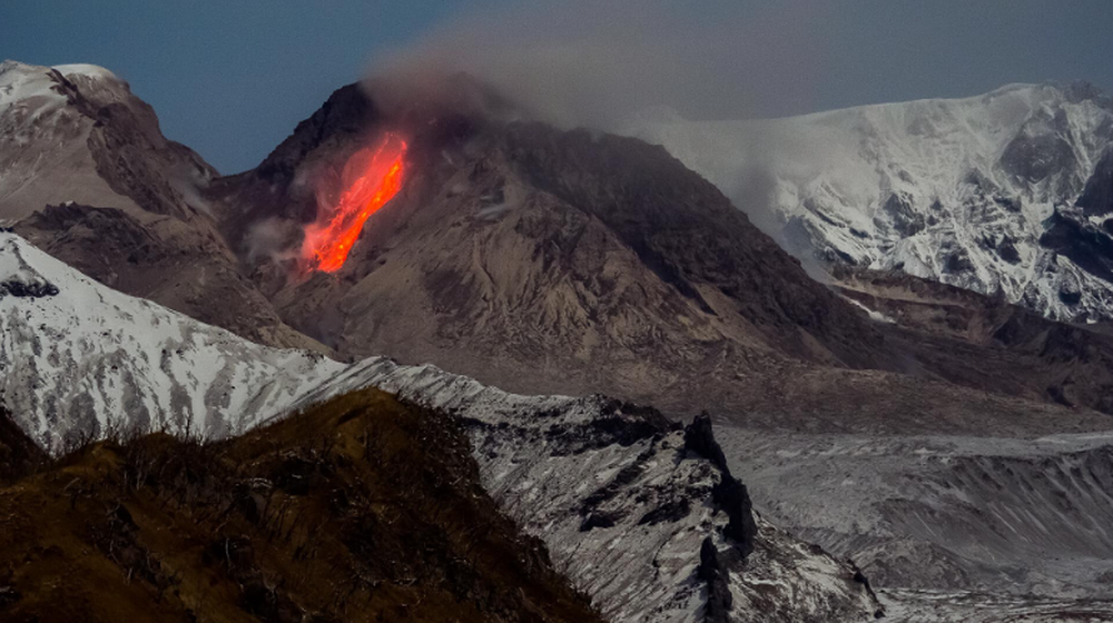Chiêm ngưỡng 10 ngọn núi lửa đẹp nhất ở Nga - Ảnh 1.