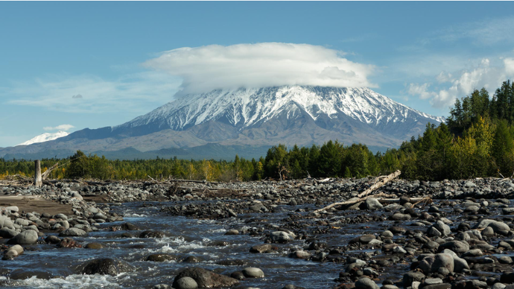 Chiêm ngưỡng 10 ngọn núi lửa đẹp nhất ở Nga - Ảnh 3.