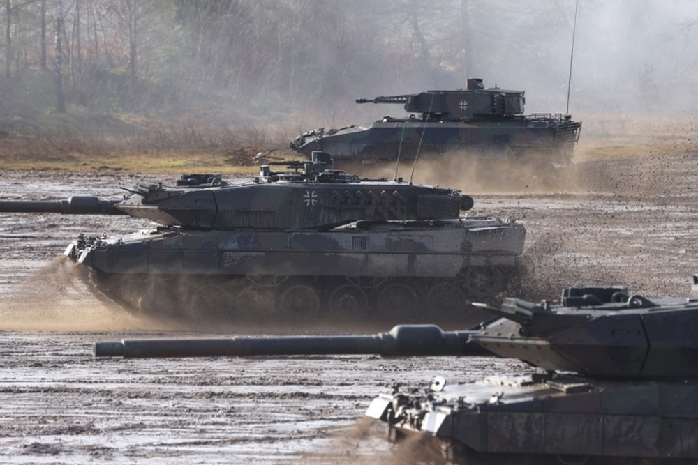 Đức gửi xe tăng Leopard tới Ukraine - Ảnh 1.