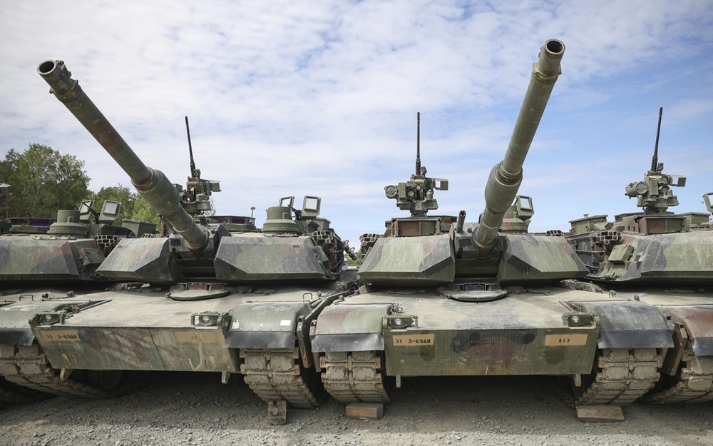 Nga tuyên bố bắn cháy bất cứ xe tăng nào của Mỹ ở Ukraine - Ảnh 1.