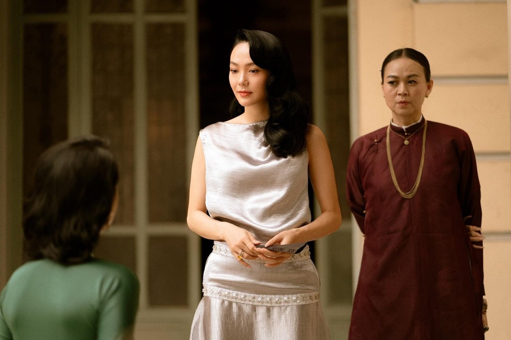 Phim gắn nhãn 18+ của Minh Hằng, Ngọc Trinh: Hình ảnh không cứu được nội dung tệ - Ảnh 2.