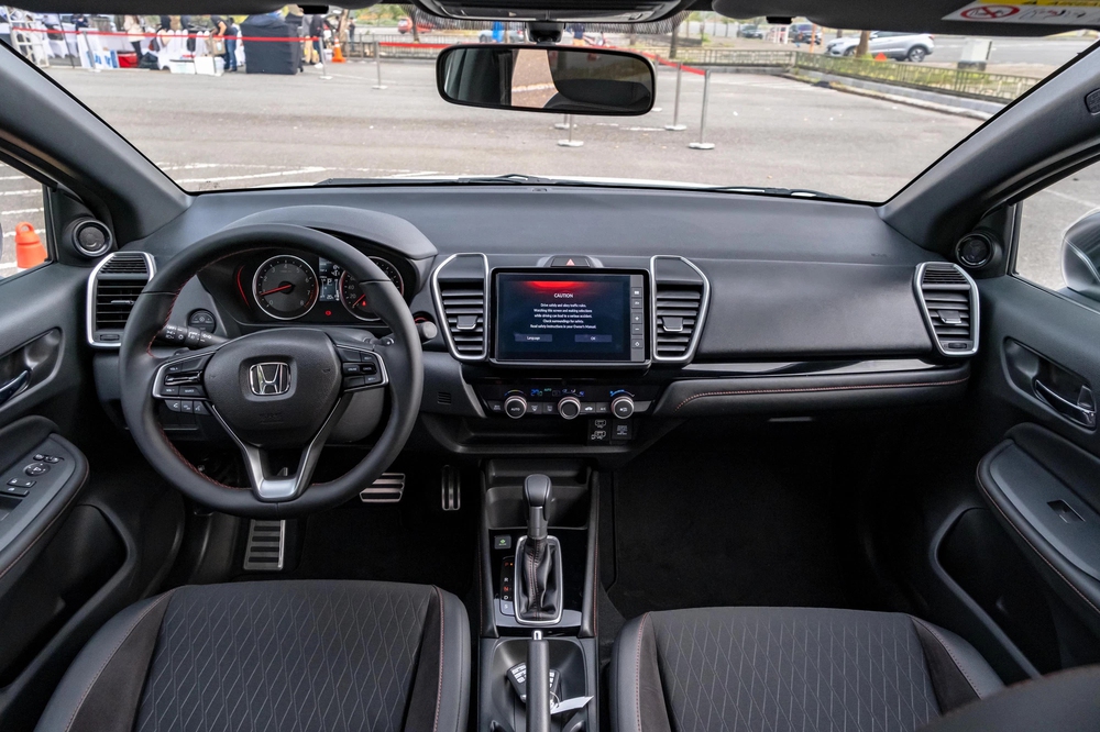Người dùng Toyota Raize và Honda City RS cùng đánh giá xe sau hơn 10.000 km: Chỉ chênh 50 triệu đồng nhưng trải nghiệm khác xa nhau - Ảnh 6.