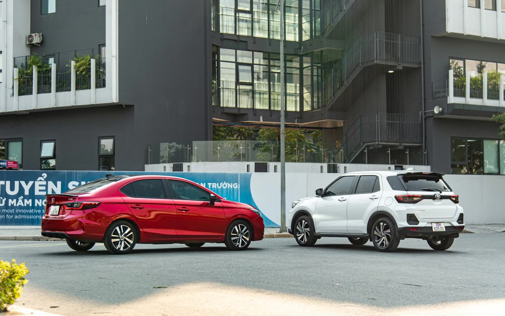Người dùng Toyota Raize và Honda City RS cùng đánh giá xe sau hơn 10.000 km: Chỉ chênh 50 triệu đồng nhưng trải nghiệm khác xa nhau - Ảnh 2.