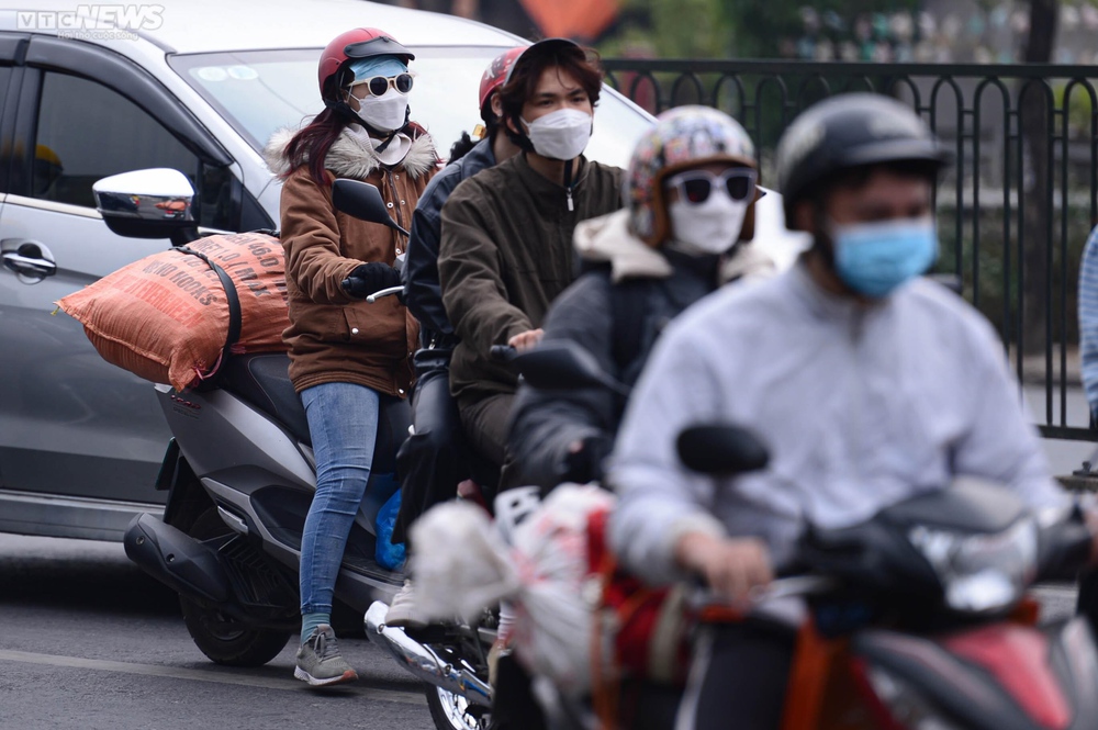 Người dân ùn ùn trở lại sau kỳ nghỉ Tết Âm lịch, cửa ngõ Thủ đô kẹt cứng - Ảnh 9.