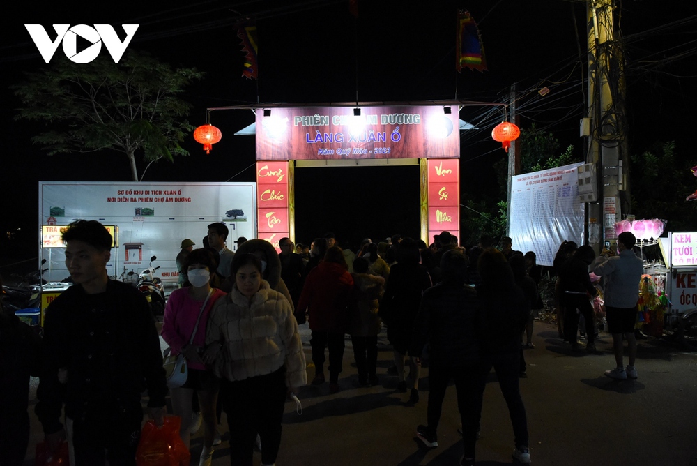 Độc đáo phiên chợ Âm Phủ nổi tiếng ở xứ Kinh Bắc - Ảnh 1.