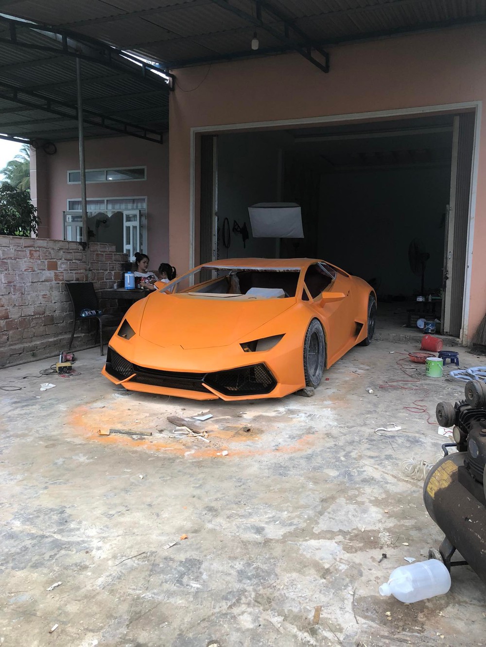 Đôi bạn Tây Nguyên tự chế Lamborghini Huracan khiến cộng đồng quốc tế trầm trồ: ‘Năm tới sẽ chuyển mình để độc lạ nhất Việt Nam’ - Ảnh 8.