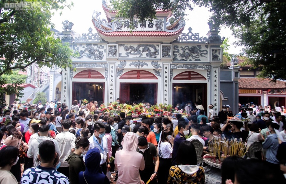 Những địa điểm cầu duyên ở Hà Nội thu hút bạn trẻ dịp đầu xuân - Ảnh 2.