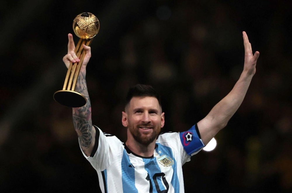 Báo Anh bầu Messi xuất sắc nhất thế giới, vượt xa Ronaldo - Ảnh 1.