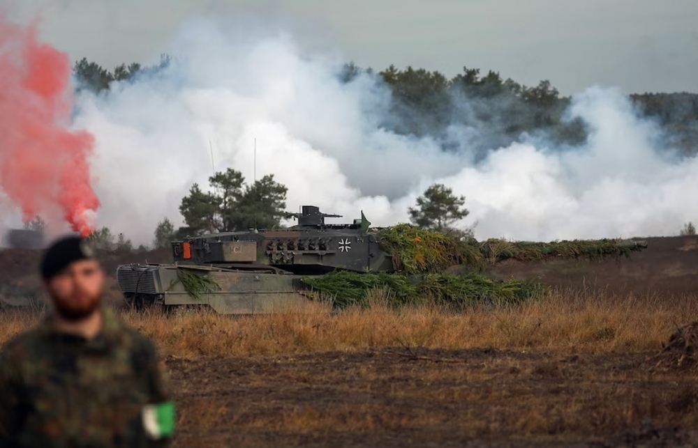 Ukraine đối mặt thách thức hậu cần lớn khi nhận xe tăng phương Tây - Ảnh 1.