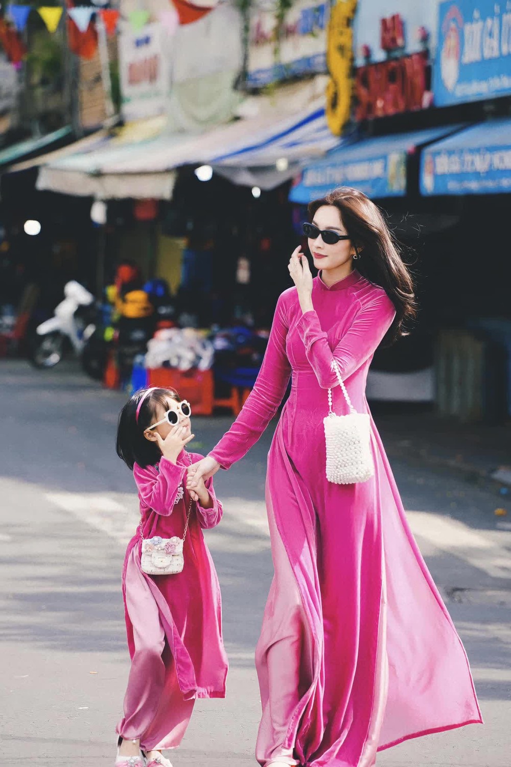  Hoa hậu Đặng Thu Thảo đưa nhóc tỳ hào môn đi du lịch, ái nữ gây ấn tượng vì 1 chi tiết nổi trội - Ảnh 4.